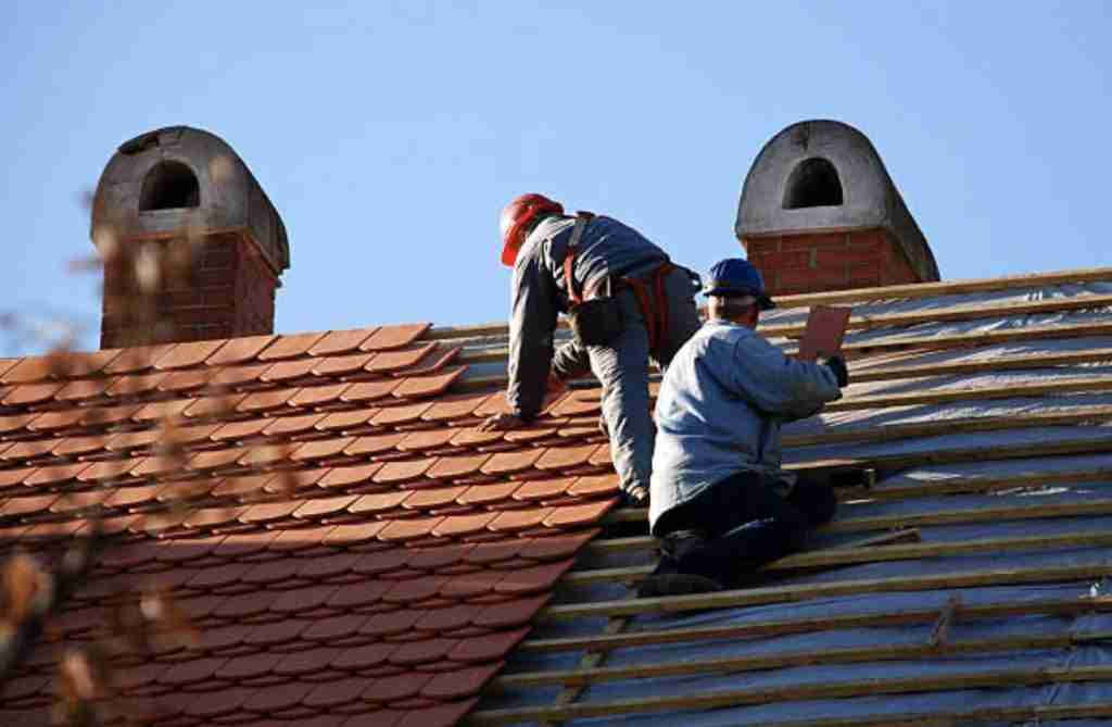 A Complete Guide to Roof Installation: Making Sure Your House Is Safe