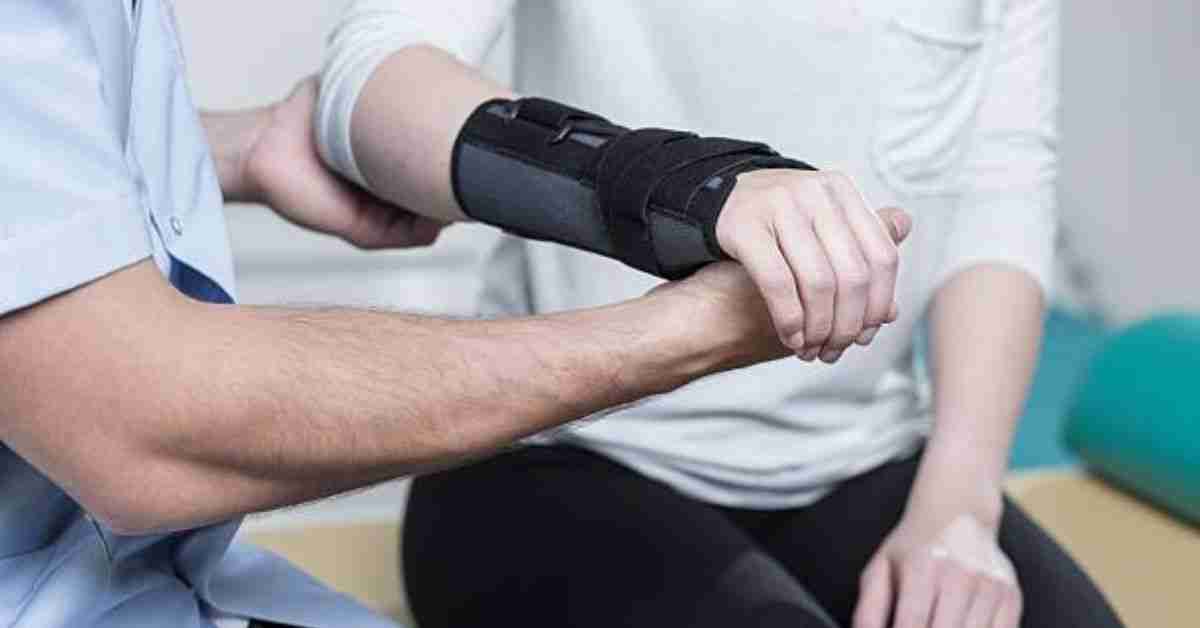 Wrist Braces vs. Splints: Which One is Right for You