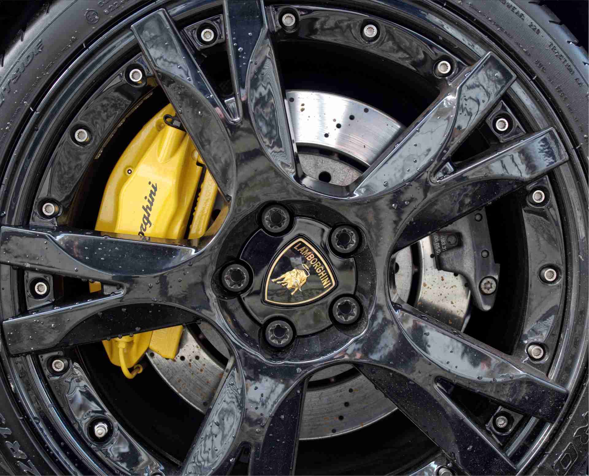 Unveiling Brilliance: Immaculate Repairs’ Diamond Cut Alloy Wheels Service Across Lincolnshire and Peterborough