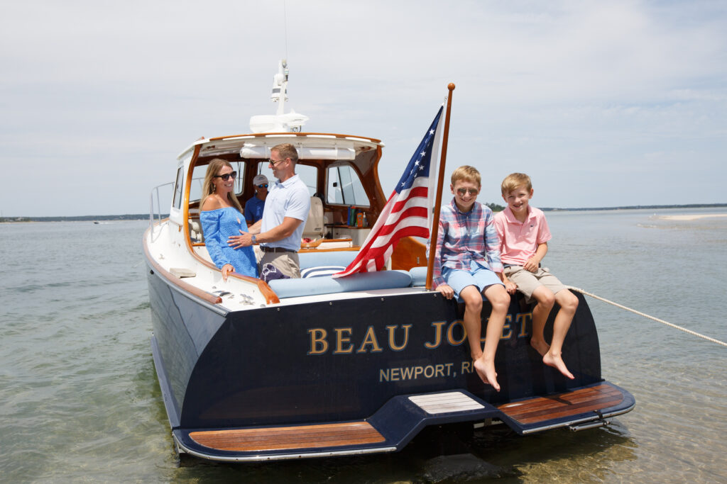Luxury Boat Charter: Book a Luxury Boat Charter for a Memorable Experience