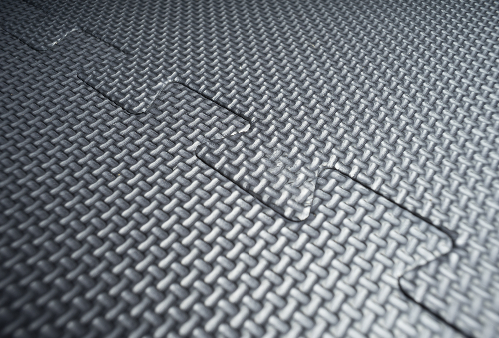 How Can Rubber Flooring Help in Creating A Professional Gym Experience?