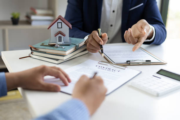 When Is the Best Time to Hire a Mortgage Broker?
