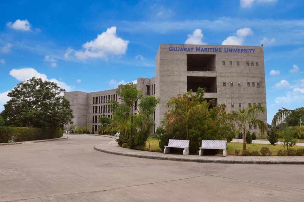 Top 6 Reasons to Pursue MBA in Shipping & Career Growth