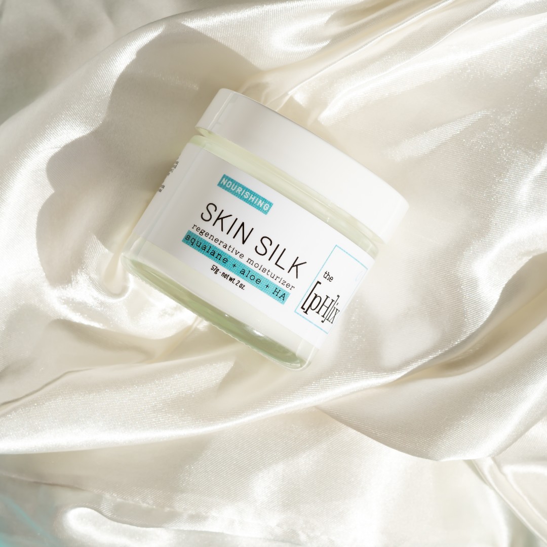 A Comprehensive Unlock Radiant Skin with Vita C Primer