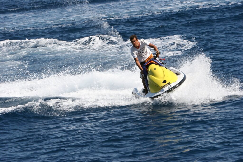 Toronto Water Sports: Rent Jet Skis and Enjoy Lake Ontario