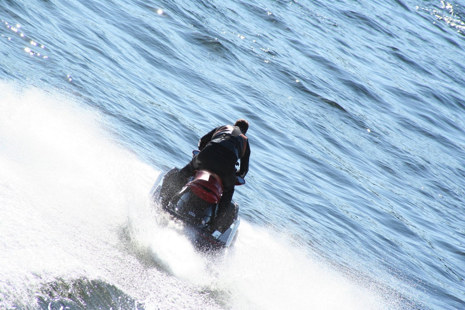 Toronto Summer Activities: Rent Jet Skis and Boats for Fun o
