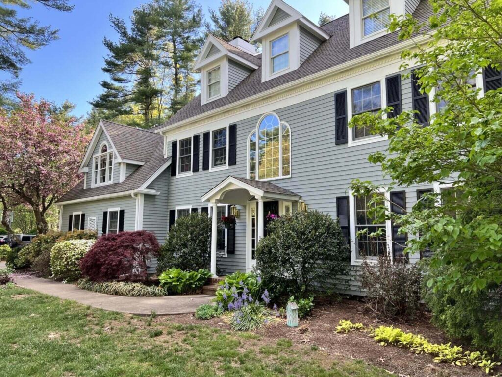 Your Home’s First Impression Matters: Expert Exterior Painti