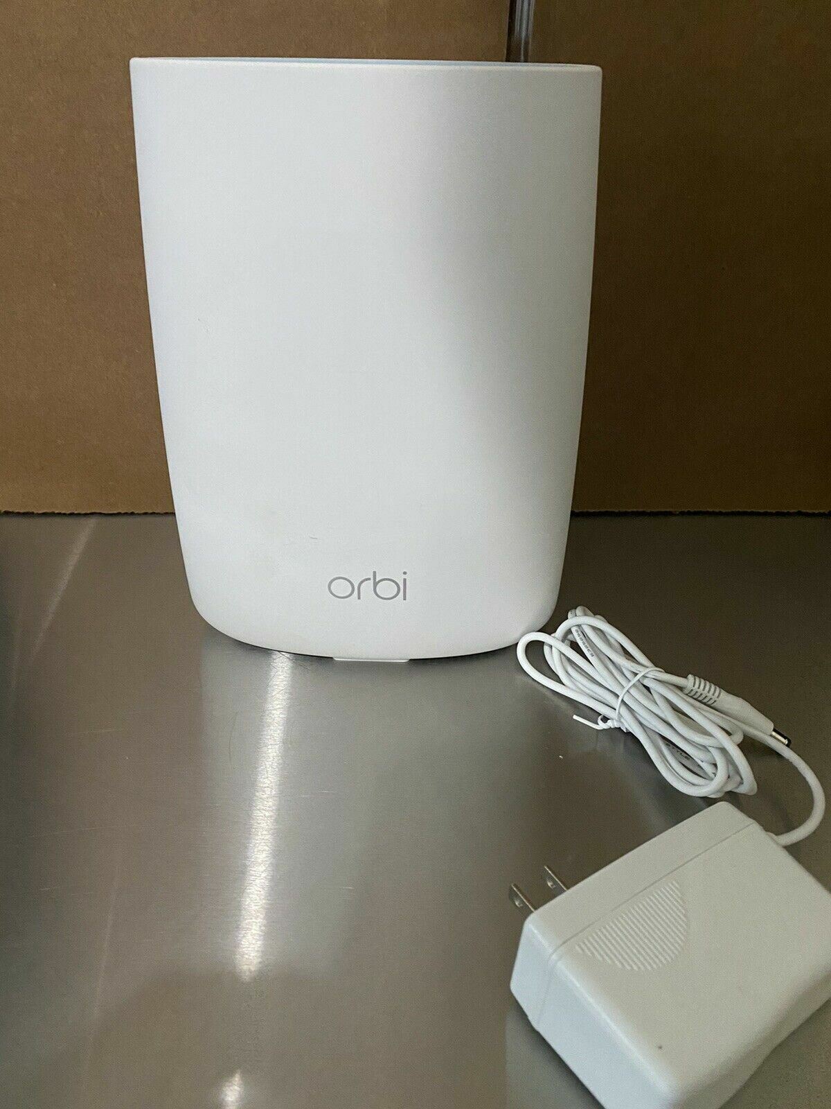 Why Does the Orbi Flash White Light Problem Occur?
