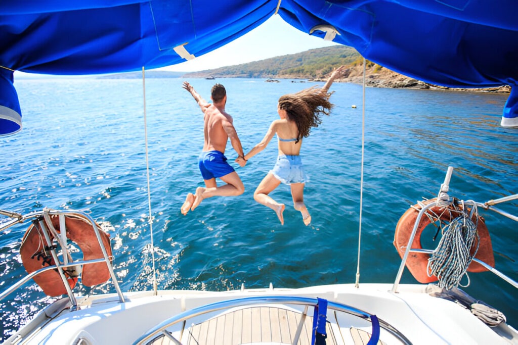 Oahu Sailing Escapes: Enjoy Whale Sightings, Snorkelling, an