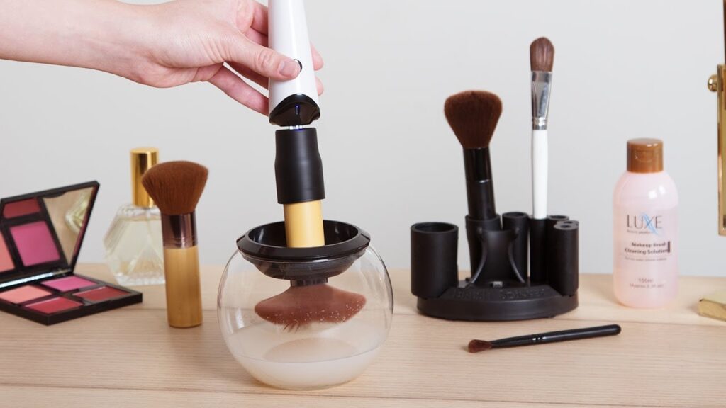 The Dos and Don’ts of Using an Automatic Makeup Brush Cleaner