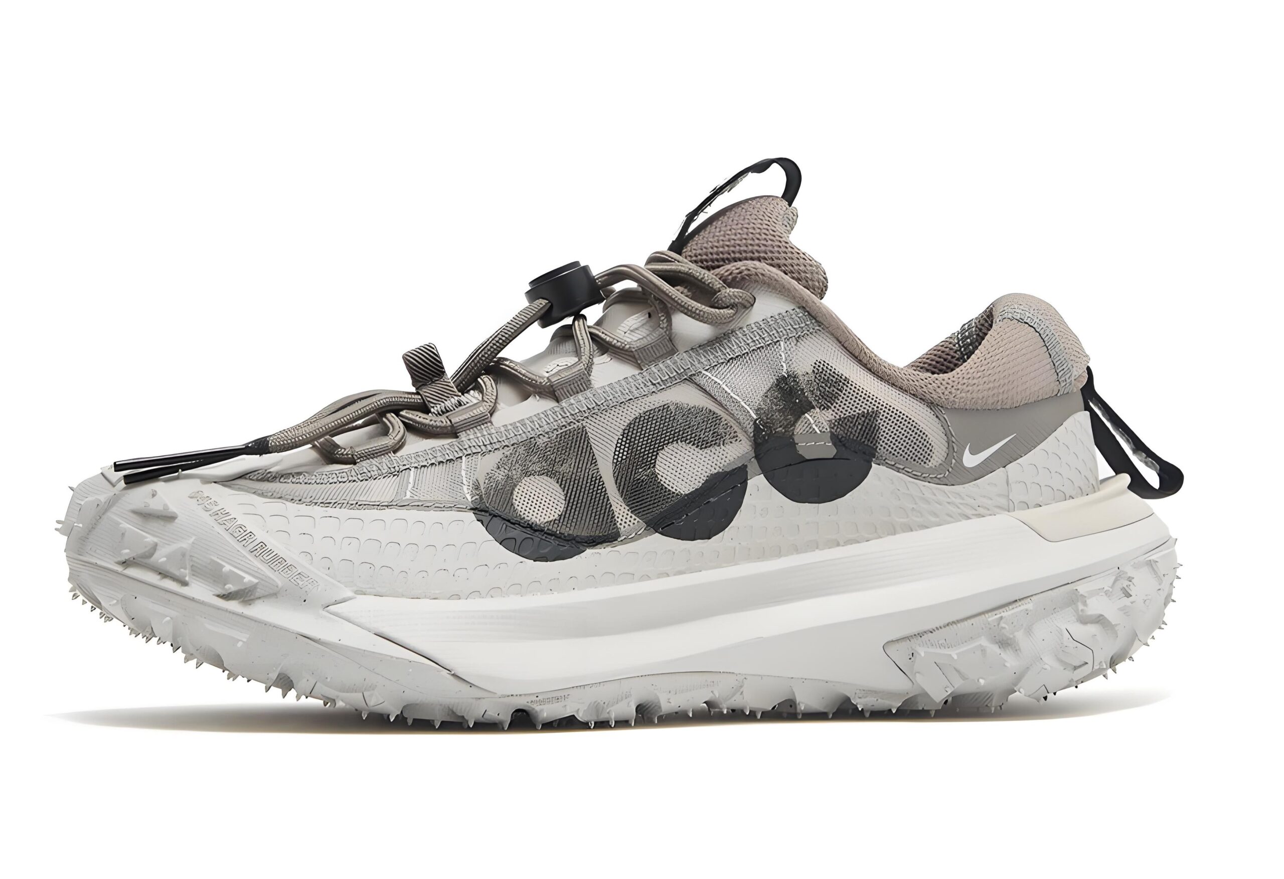 灰白色Mountain Fly 2穿搭攻略——Nike ACG機能美學剖析