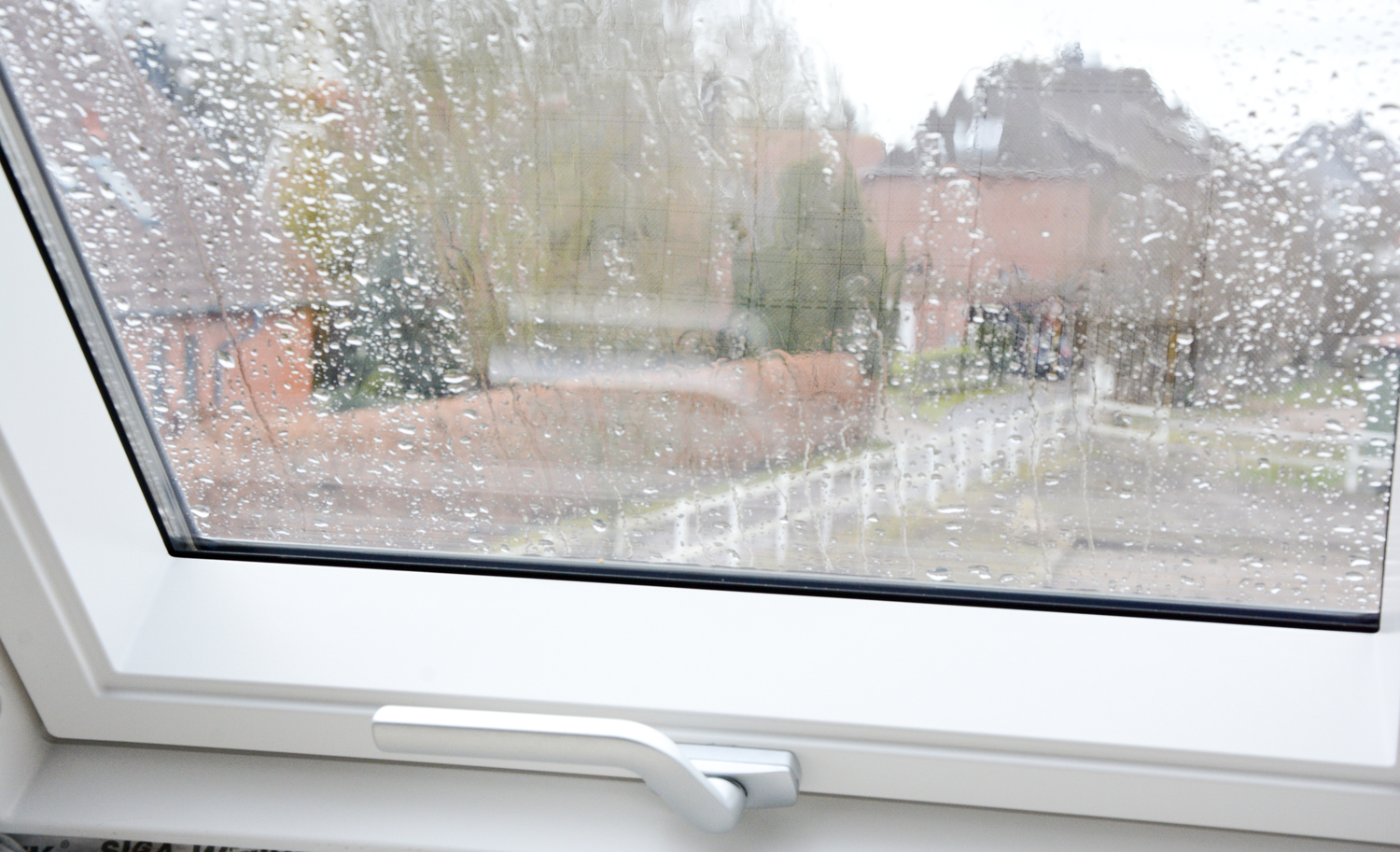 Second Home in Pinetop? Smart Window and Roof Upgrades to Save While You’re Away