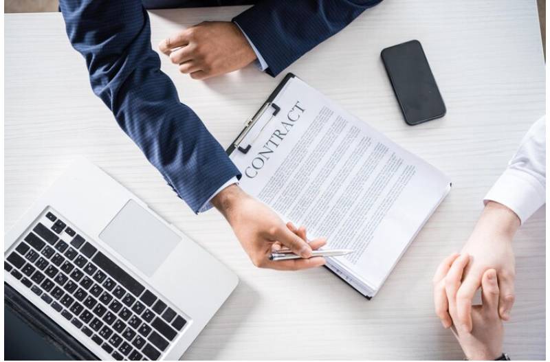 When Should You Consult a SaaS Contract Attorney?